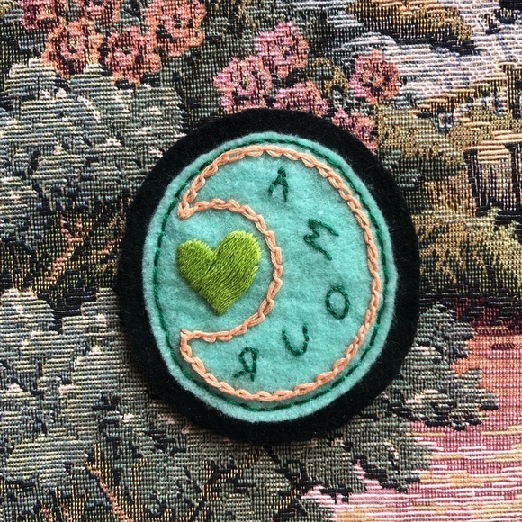 🧵 Sew-on patch - Moon & « Amour » - handmade - Picture 1 of 3